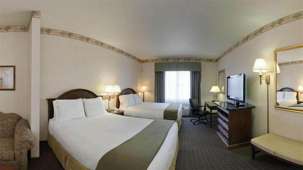 Holiday Inn Express Hotel & Suites Eagle Pass By Ihg Buitenkant foto